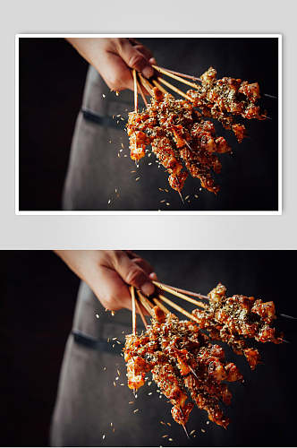香料洒肉串烤串美食图片