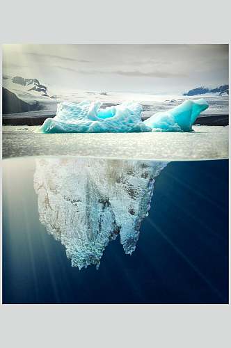 深海浮冰光照冰川冰雪风景图片