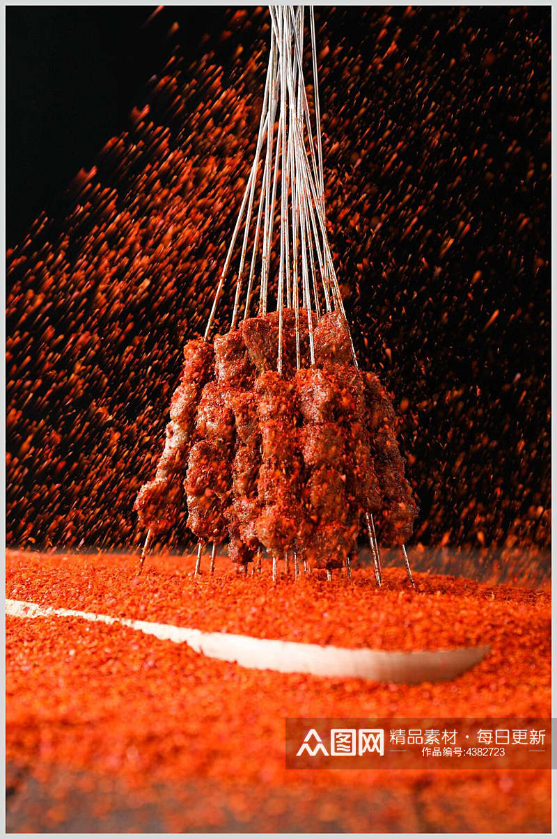 一大片红色辣椒粉辣肉串美食图片素材