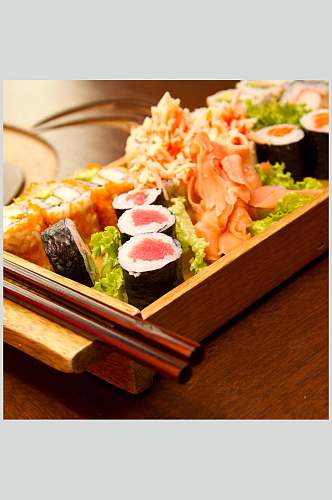 寿司海苔鱼子酱摄影美食图片