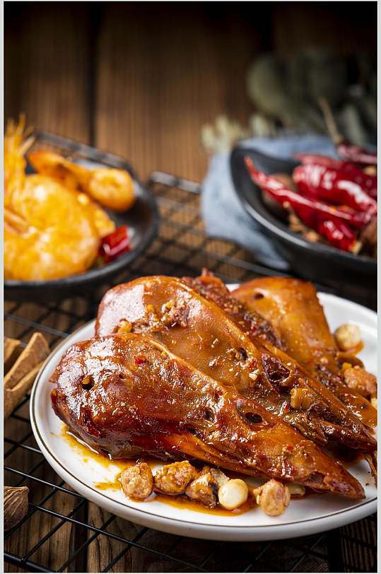 卤鸭头卤味美食图片