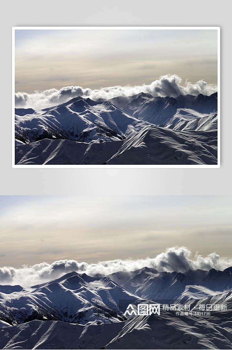 山巅云层雪山雪景摄影图片素材