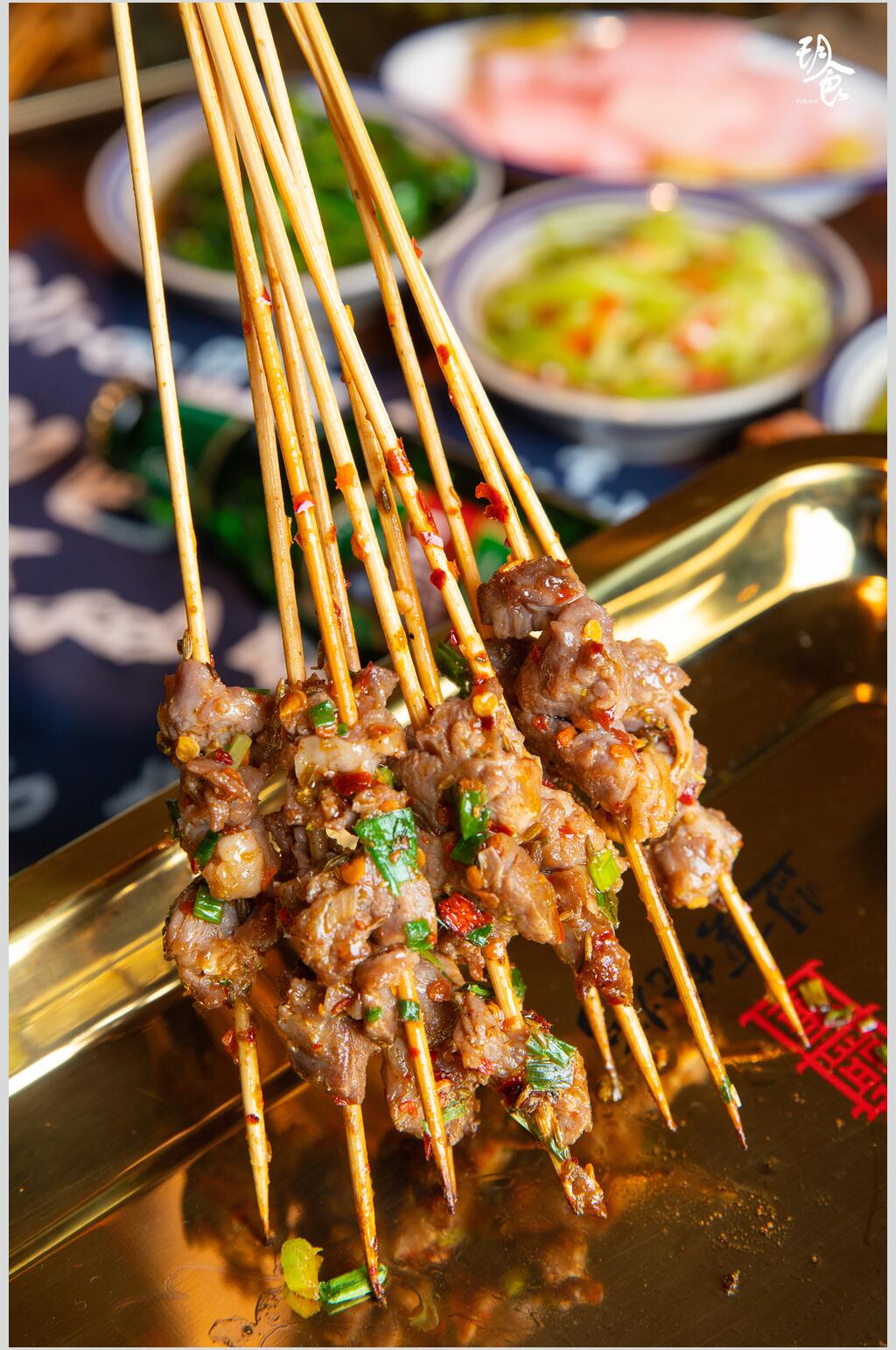 葱花烤肉酱料棕色烧烤串串图片素材