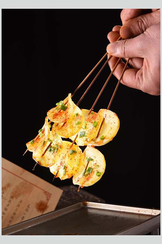 创意土豆片烤串图片