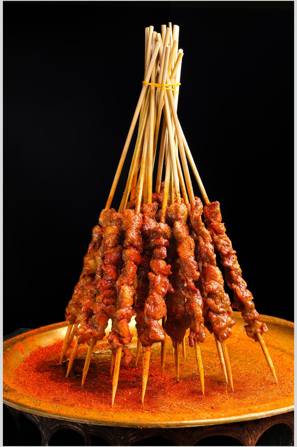 美味辣椒粉烧烤串串图片素材
