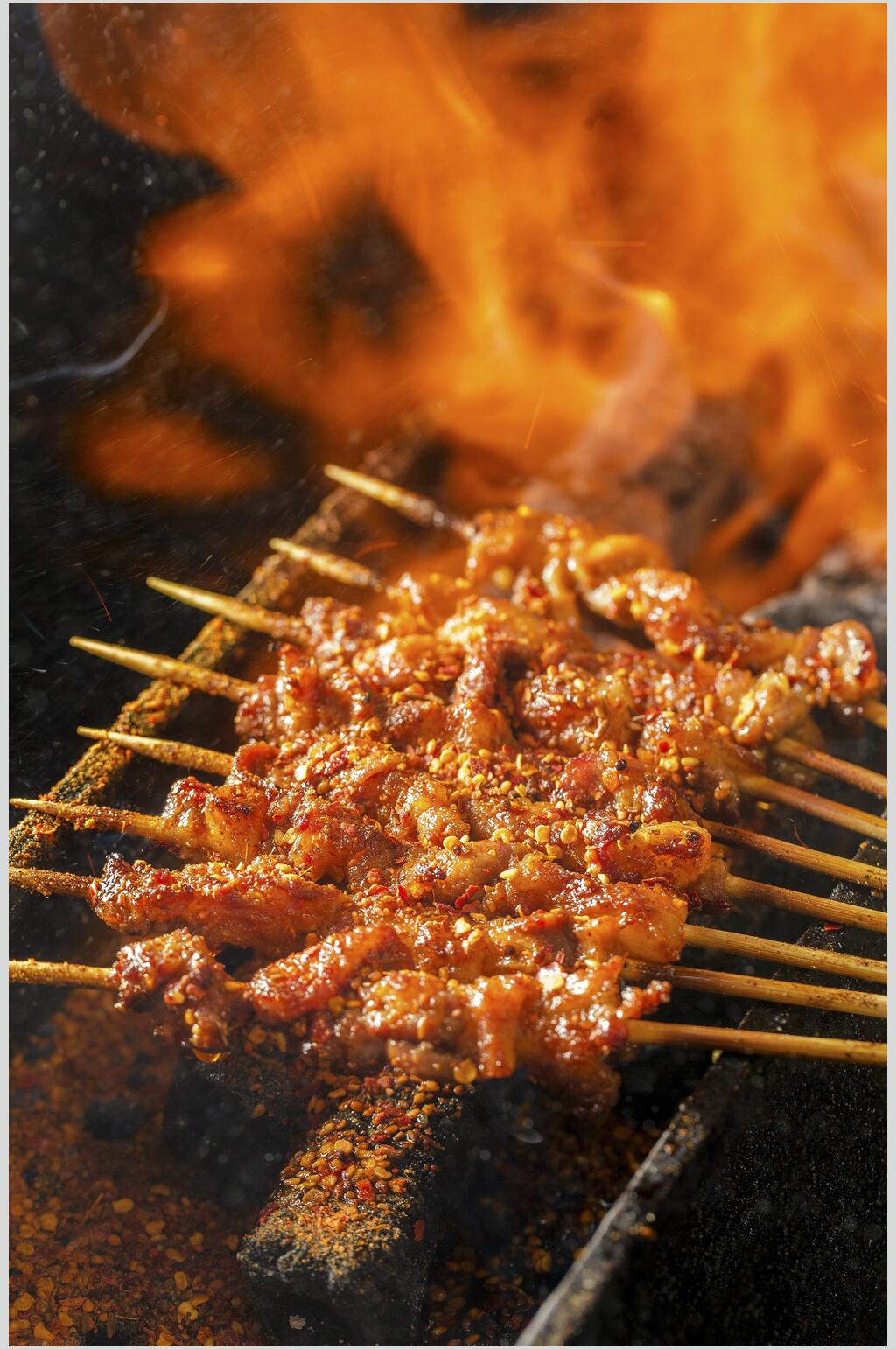 火焰辣椒面美食夜市烧烤图片素材
