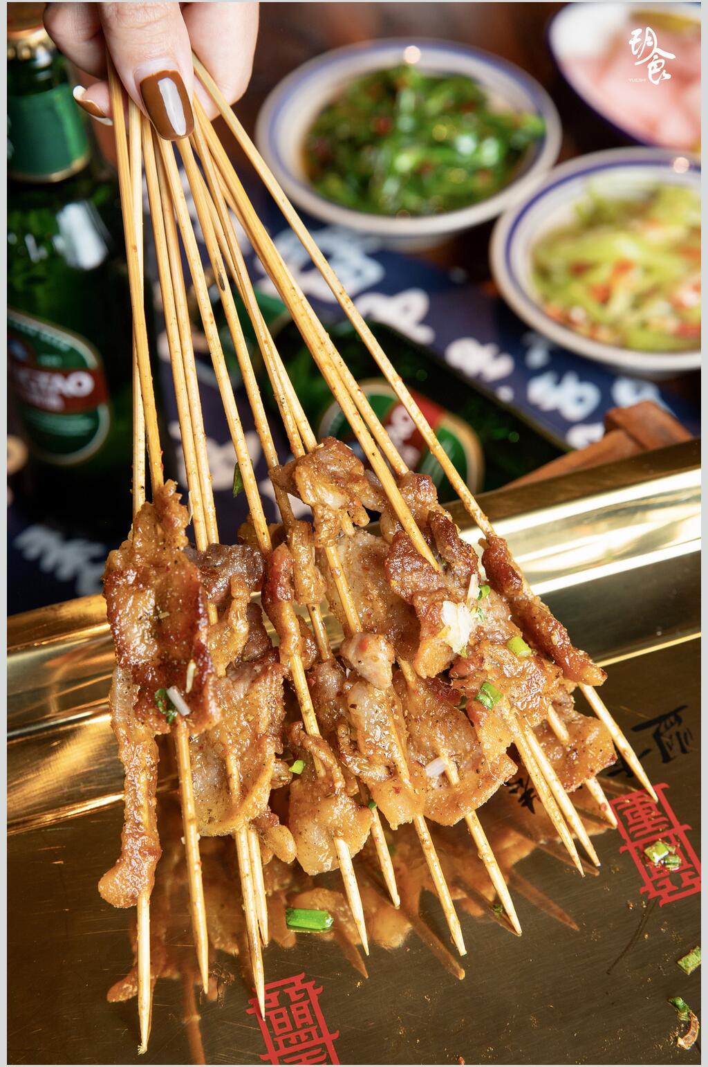 竹签朦胧杯子大气高端烧烤串串图片素材
