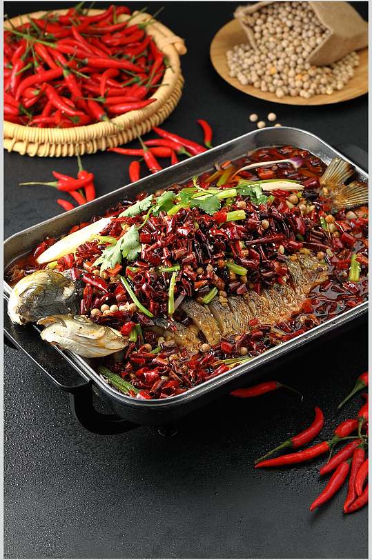 干辣椒生辣椒茴香美味烤鱼图片-众图网