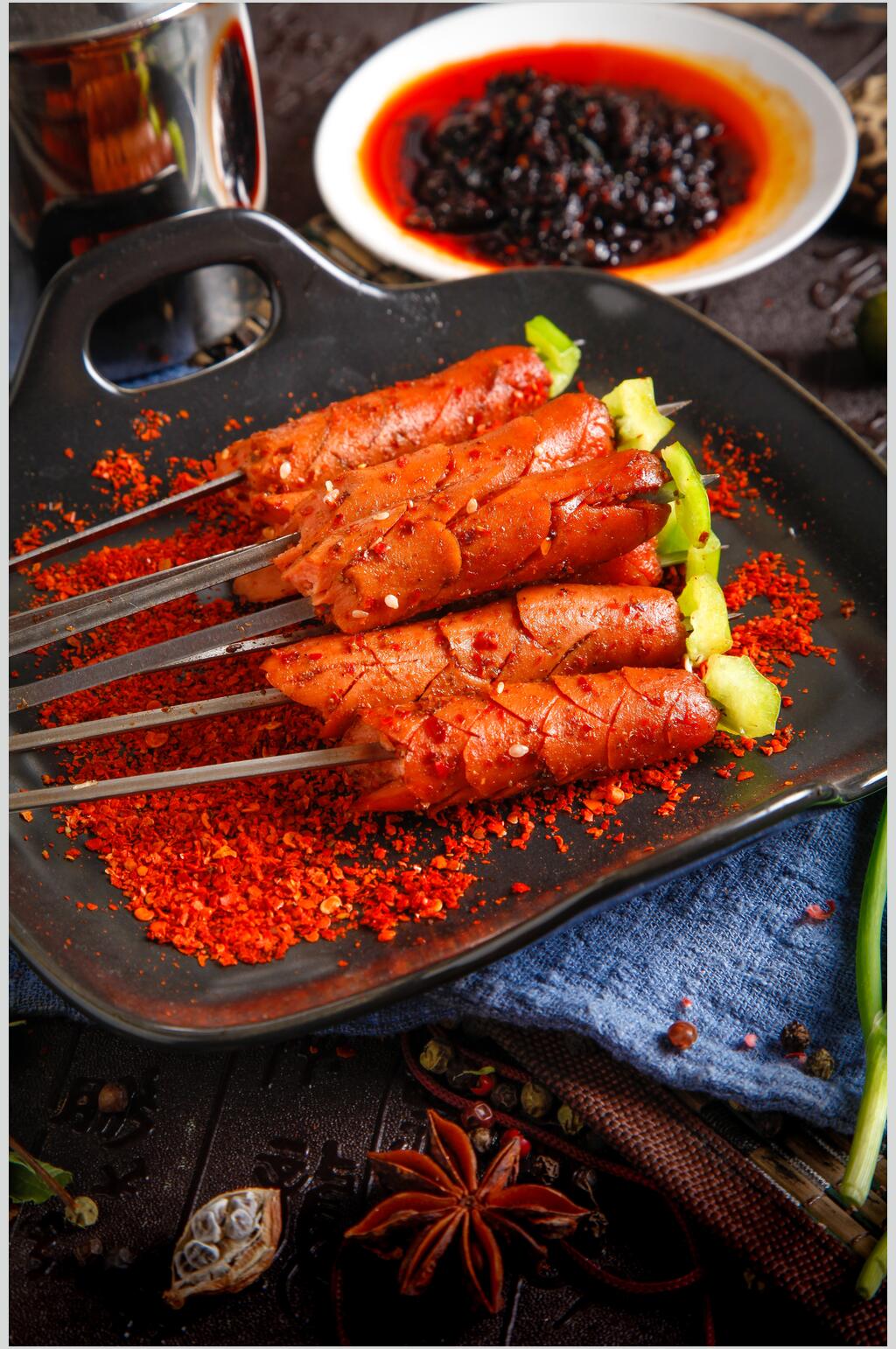 创意辣椒面火腿肠美食烤肉图片素材