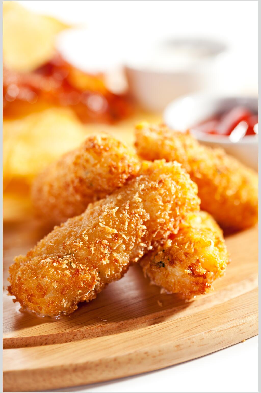 金黄美味酥脆炸鸡腿图片素材