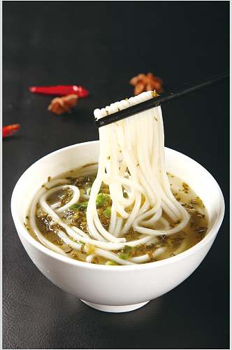 酸菜米线美食摄影图片