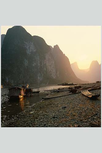 河滩风景山川摄影图