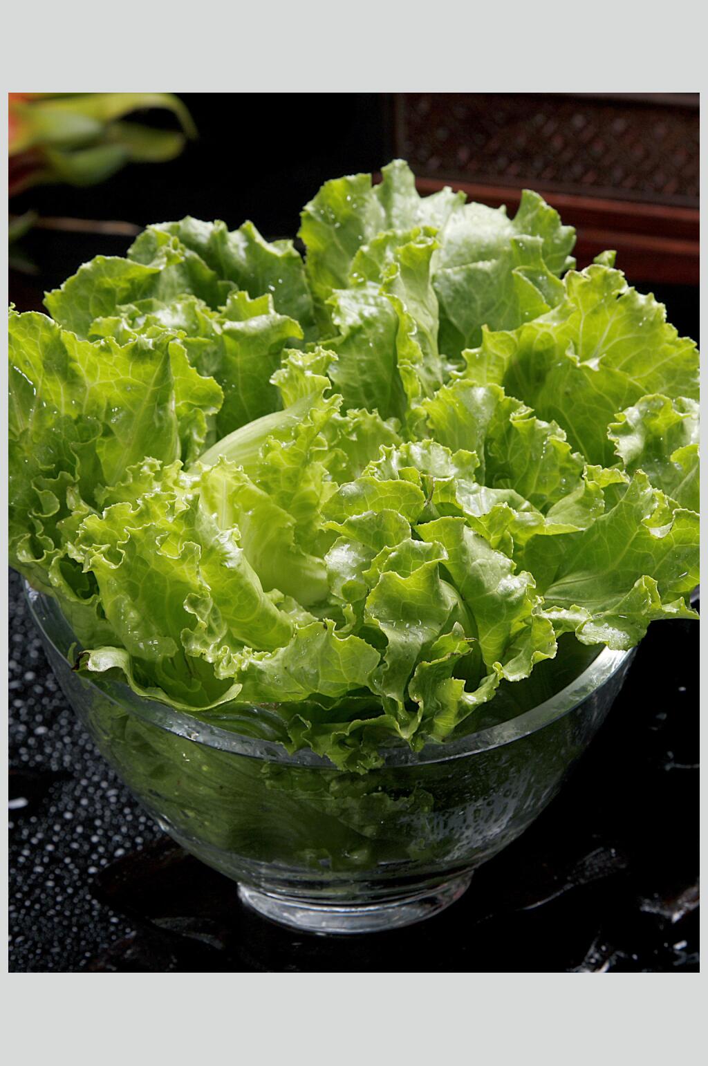 青菜盘子近景高清桌子生菜素材素材