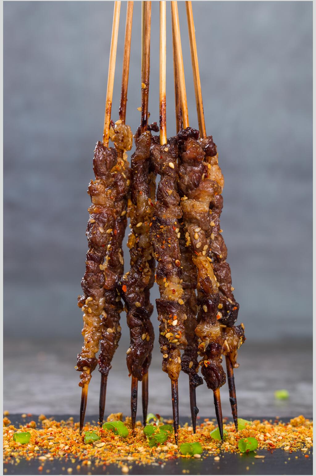 羊肉串孜然串串烧烤图片素材