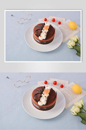 白瓷盘咖啡蛋糕图片