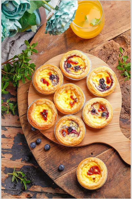 蓝莓甜品蛋挞摄影图