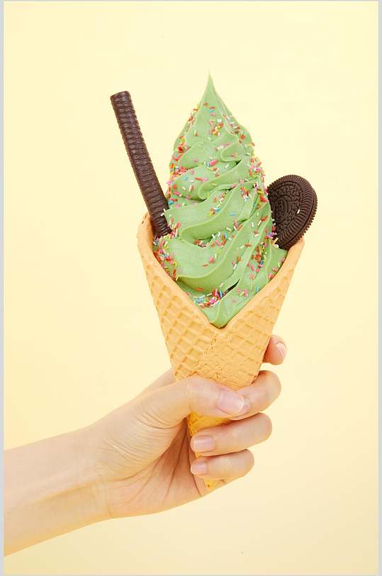 绿色冰淇淋图片