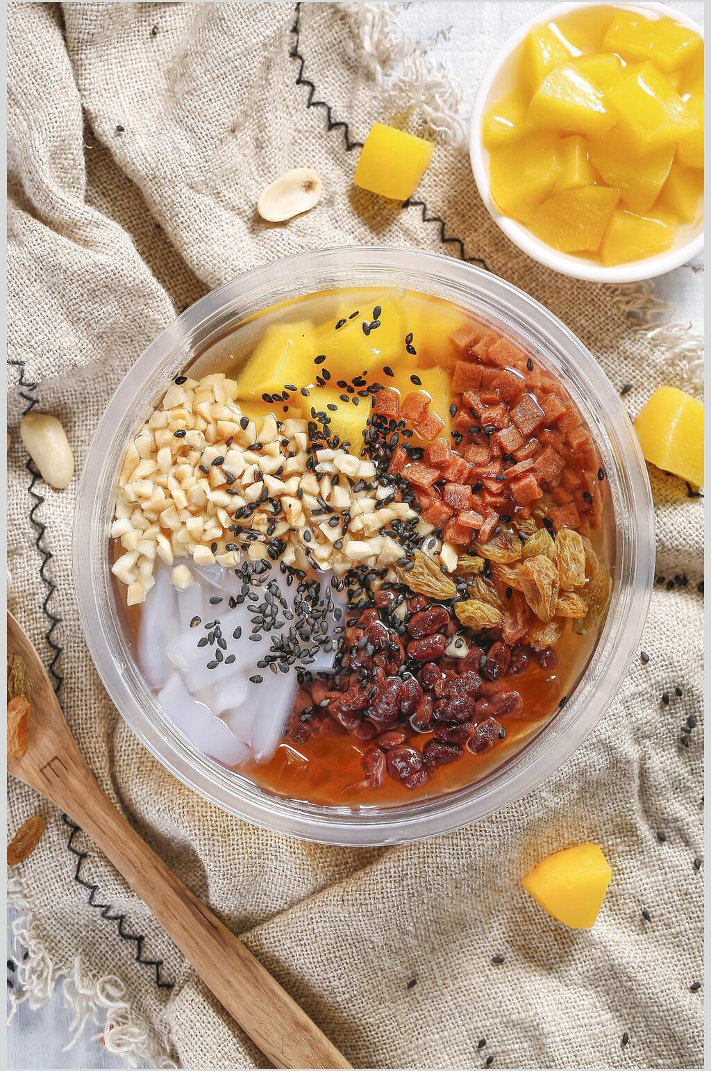新鲜美味冰粉甜品摄影图片素材