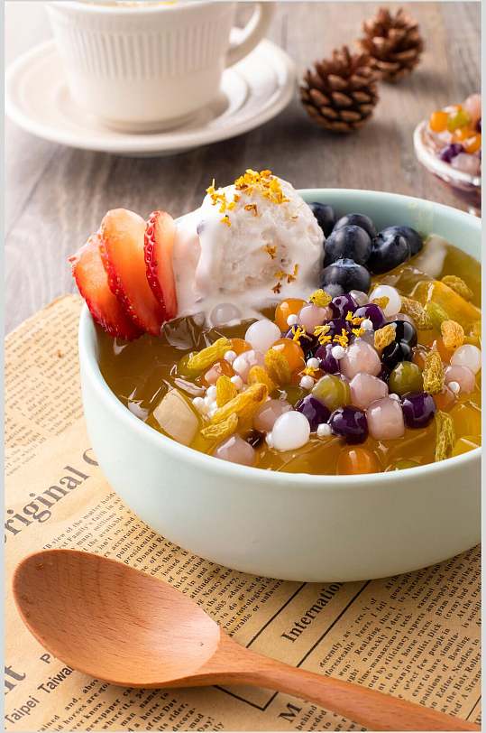 秘制芋圆冰粉甜品摄影图片