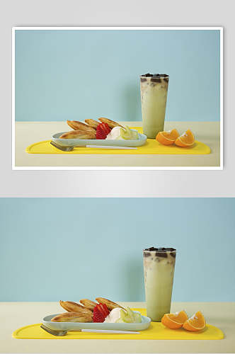 淡蓝色薯条水果饮品摄影图