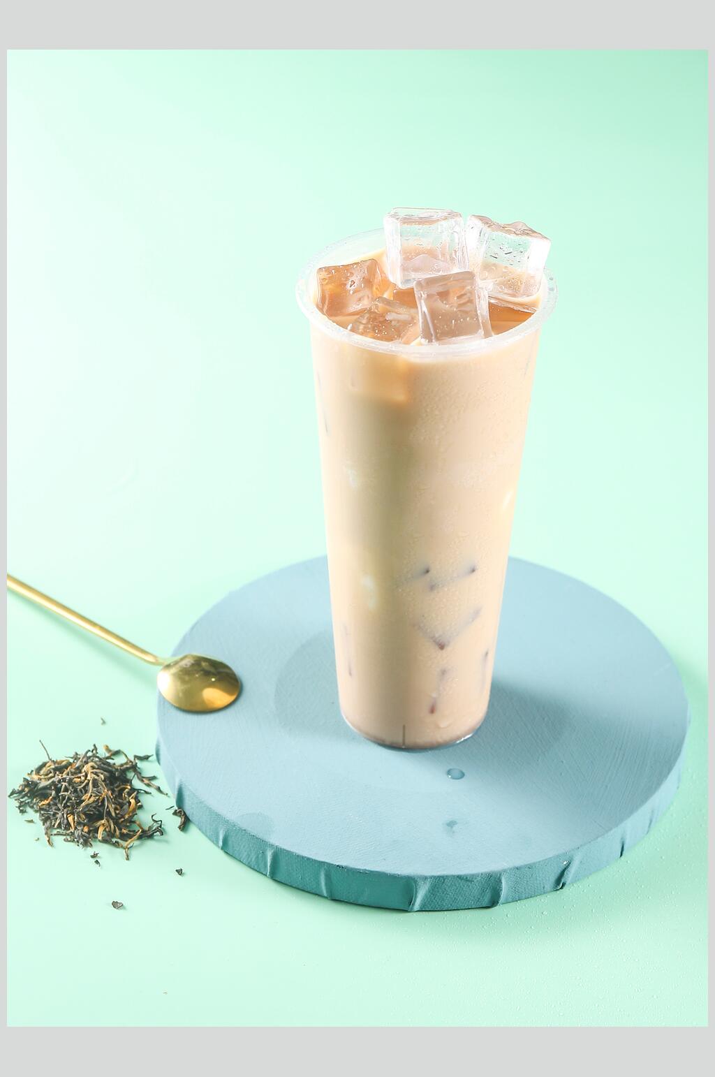 冰镇烧仙草夏日冷饮奶茶图片素材