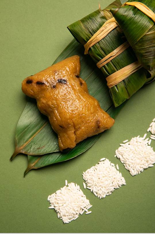 糯米粽端午节红豆传统美食摄影图片