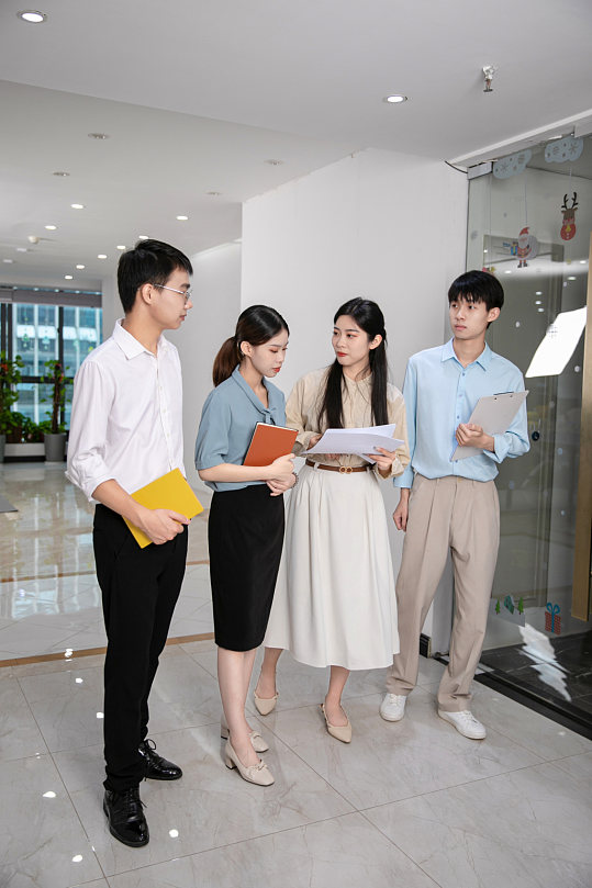 讨论企业团队企业办公室人物摄影图片