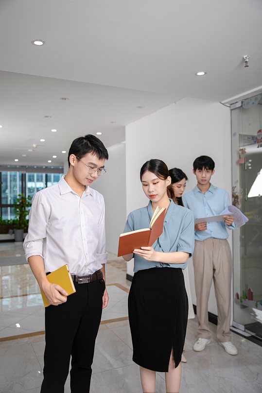 讨论企业团队企业办公室人物摄影图片