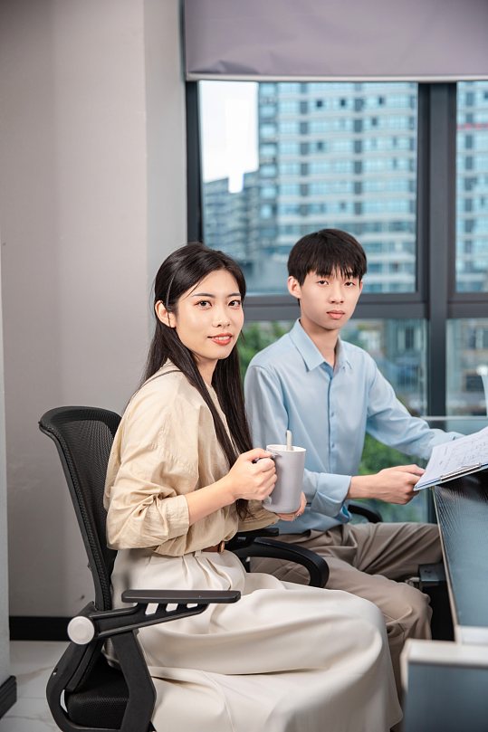 办公企业团队企业办公室人物摄影图片-众图网