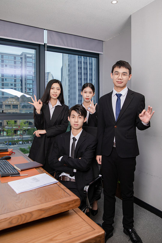 西裝企業(yè)團(tuán)隊(duì)企業(yè)辦公室人物攝影圖片