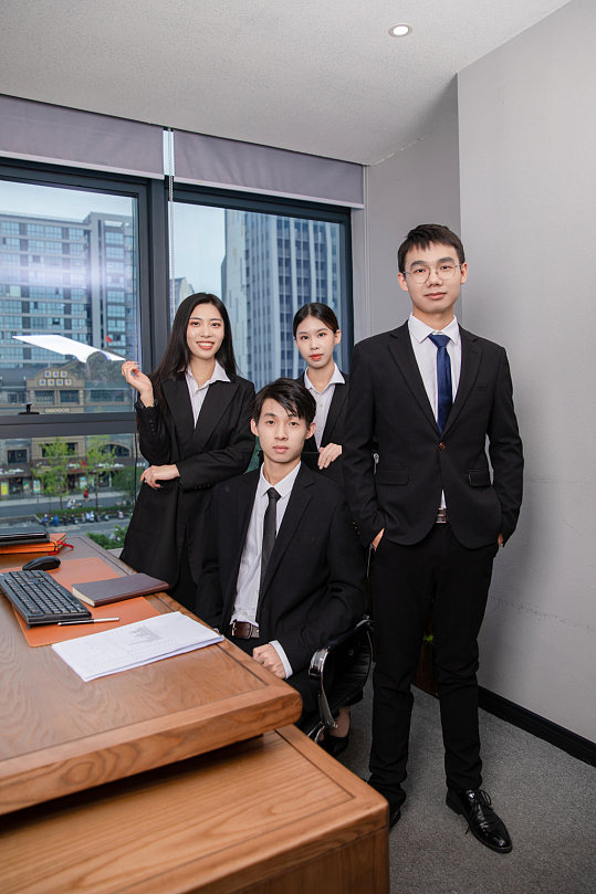 西裝企業(yè)團(tuán)隊(duì)企業(yè)辦公室人物攝影圖片