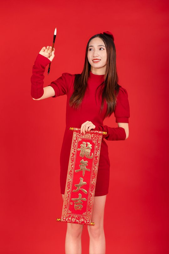 龙年针织衫国潮新中式春节美女人物摄影图片-众图网