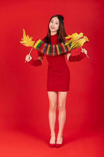 龙年针织衫国潮新中式春节美女人物摄影图片