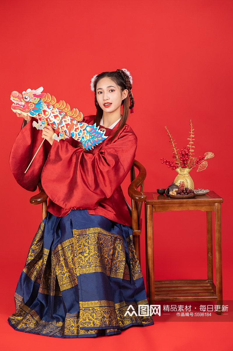 龙年汉服国潮新中式春节美女人物摄影图片素材