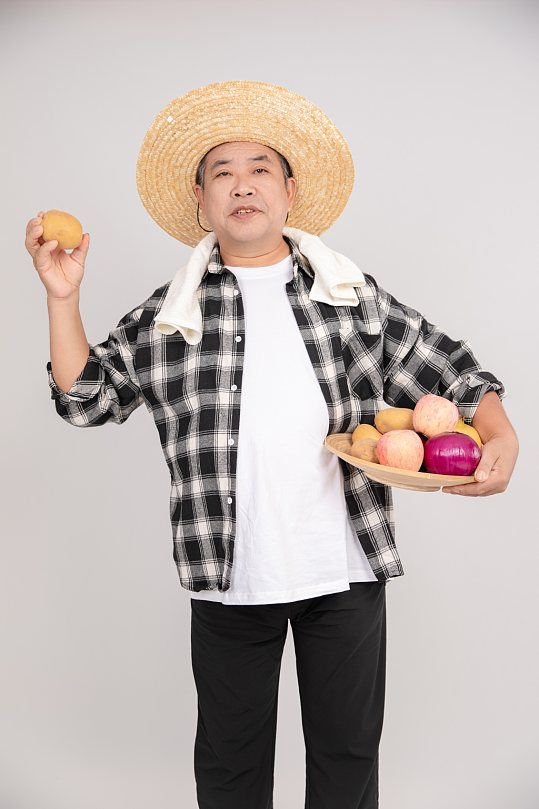 蔬菜瓜果憨厚朴实农民人物摄影图片