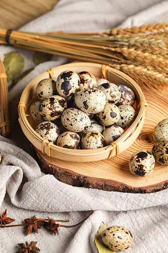 黑斑点鹌鹑蛋蛋类美食摄影图片