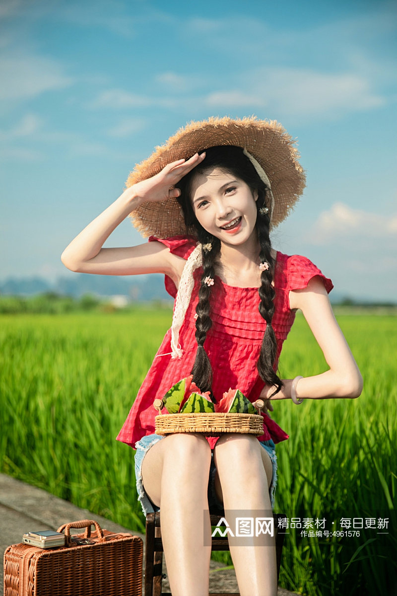 系带蝴蝶结吊带夏季稻田女生人物摄影图片素材