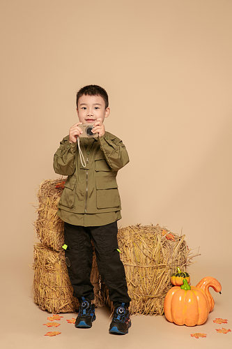 秋季夹克儿童人物摄影图片
