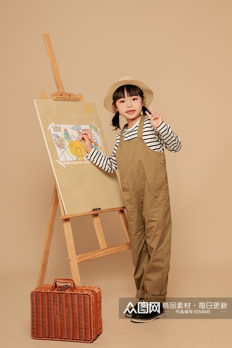 秋季背带裤绘画儿童人物摄影图片素材