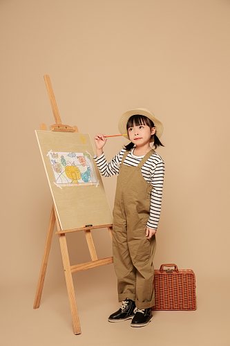 秋季背带裤绘画儿童人物摄影图片