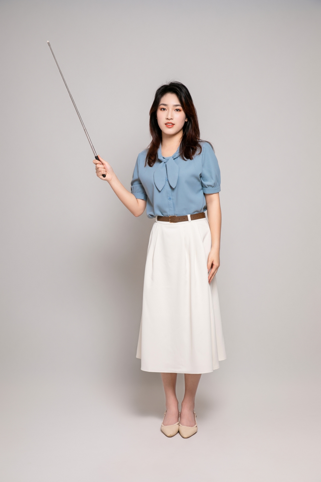 休闲装学校教师老师女生人物摄影图片素材
