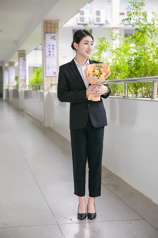 西装学校教师商务女生人物摄影图片-众图网