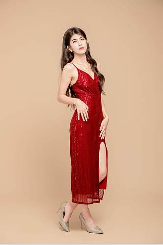 港风时尚红色吊带裙女士礼服人物摄影图片
