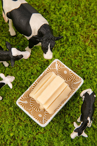 香甜牛奶棒奶酪棒零食摄影图片