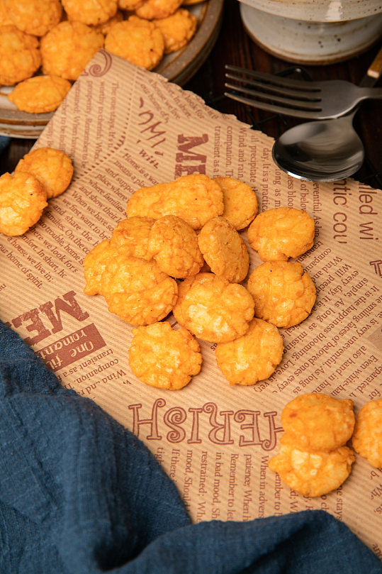 酥脆饼干零食摄影图片-众图网