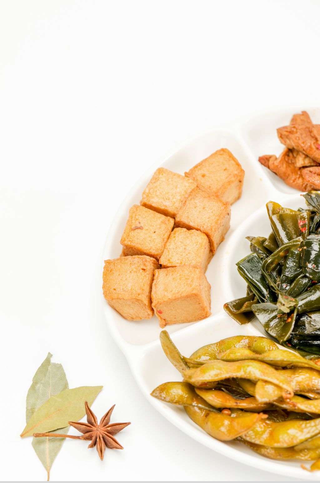 酸辣莲藕毛豆海带结豆腐块卤味美食摄影图片素材