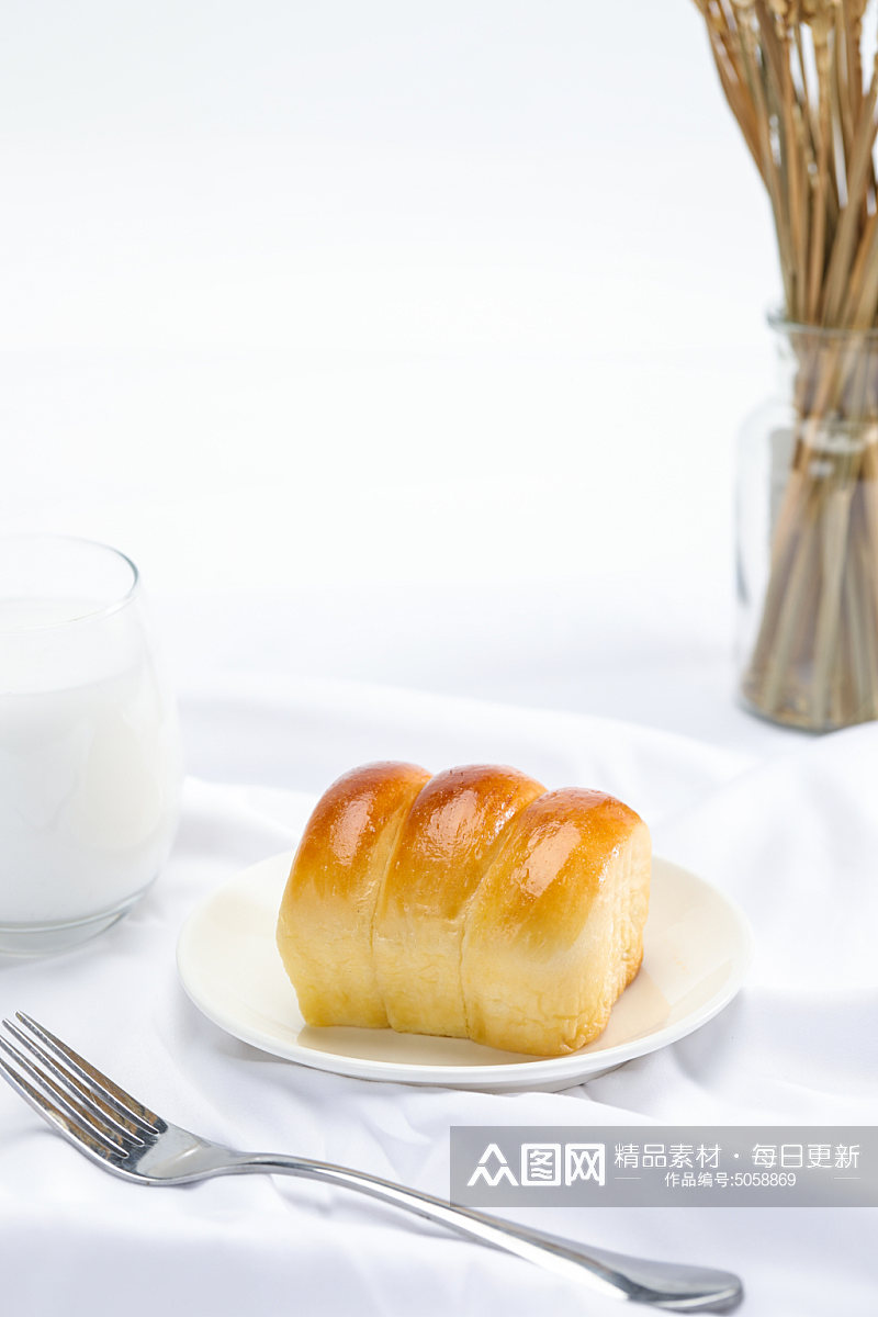 松软炼乳吐司面包美食摄影图片素材