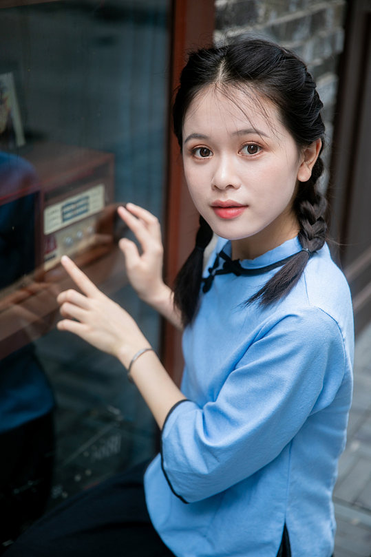 民国女学生装民国复古人物摄影图片-众图网