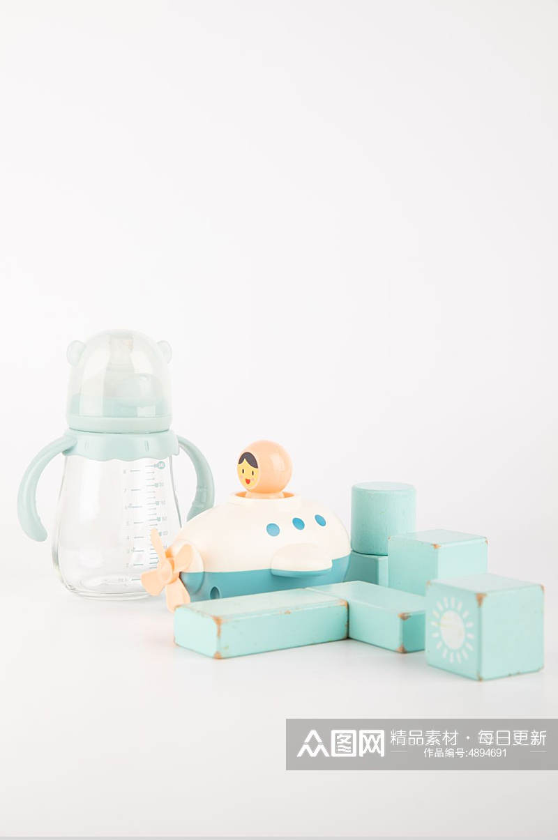 白色奶瓶母婴用品摄影图片素材