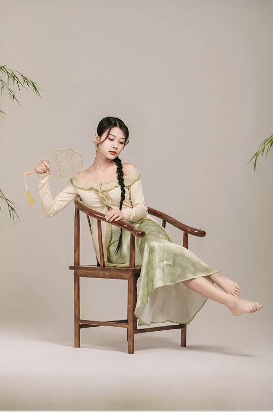 新中式国风时尚女生人物摄影图片-众图网